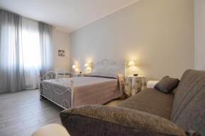 Отель La Petite Maison  Галли́поли